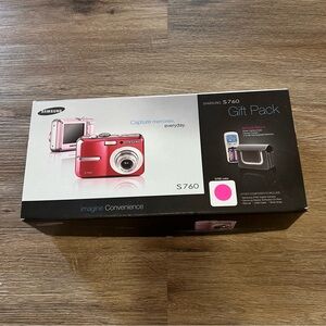 SAMSUNG S760 7.2 MP Compact Pink Camera with Accesories MINT TESTED & WORKING
